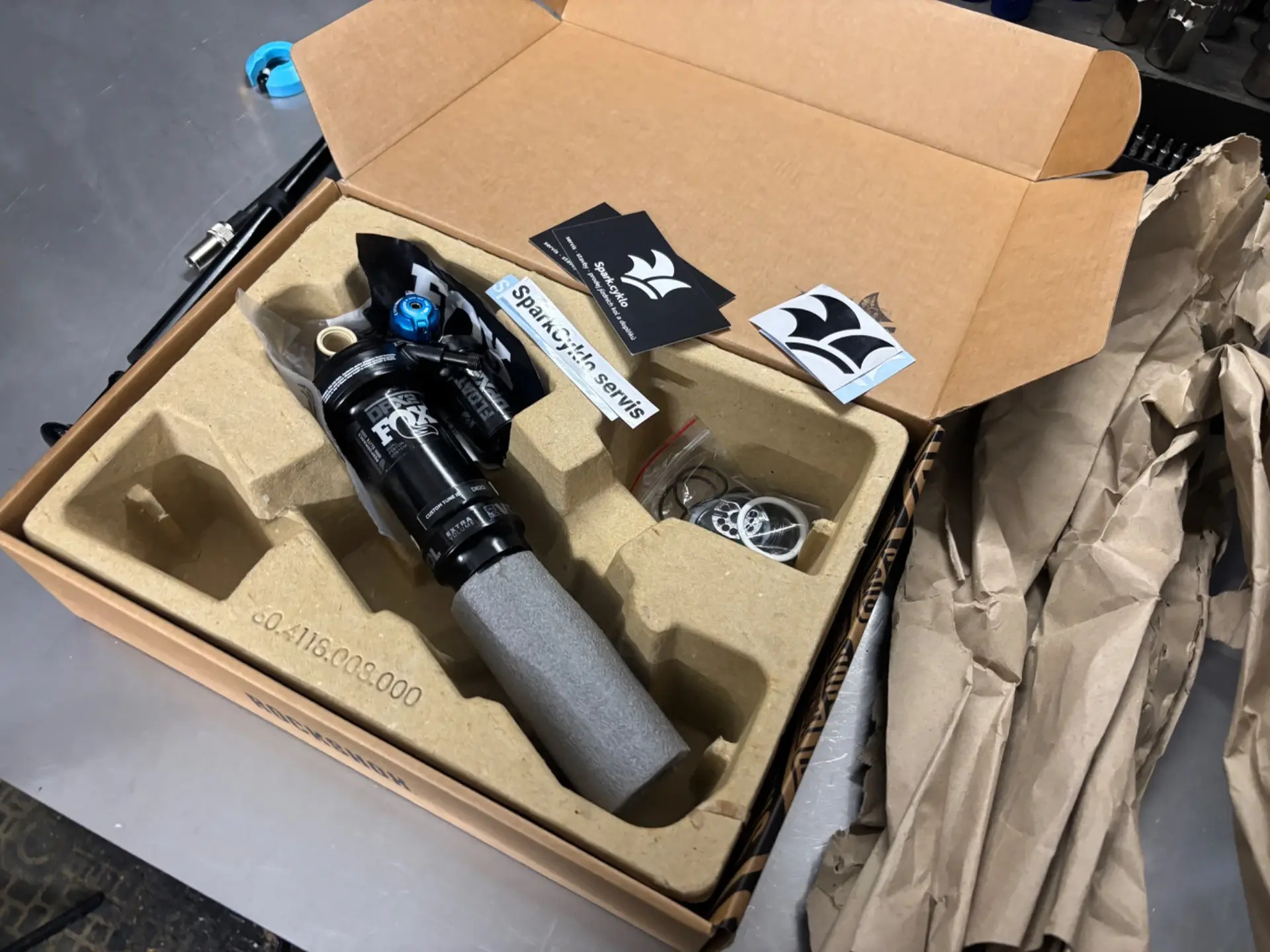 Servis vidlic a tlumičů s možností zaslání 